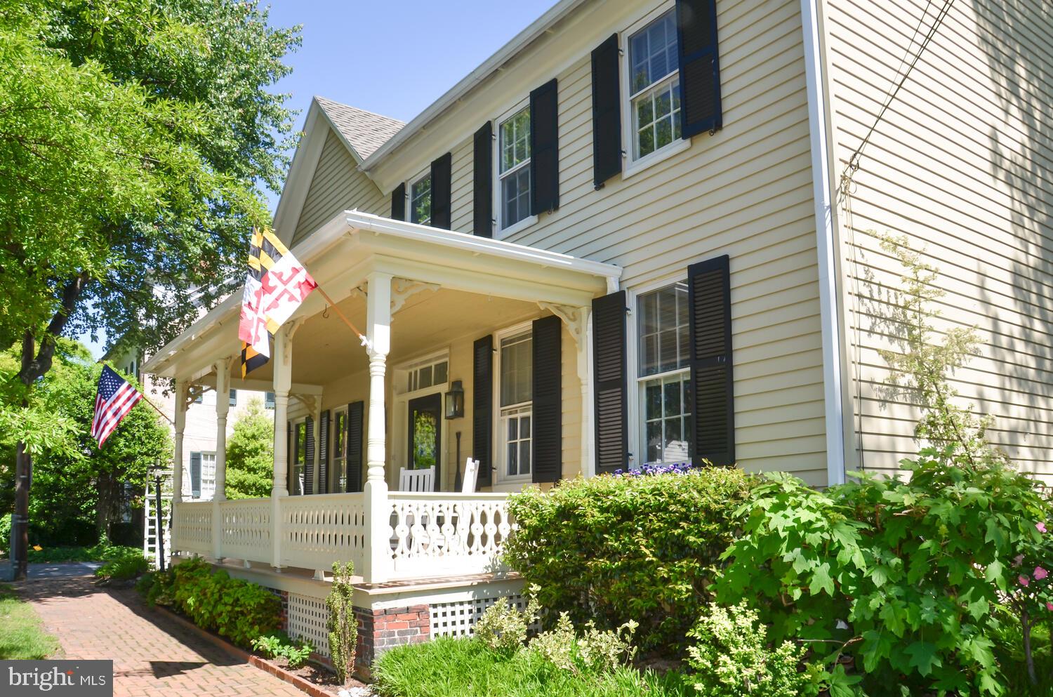 104 Mulberry St