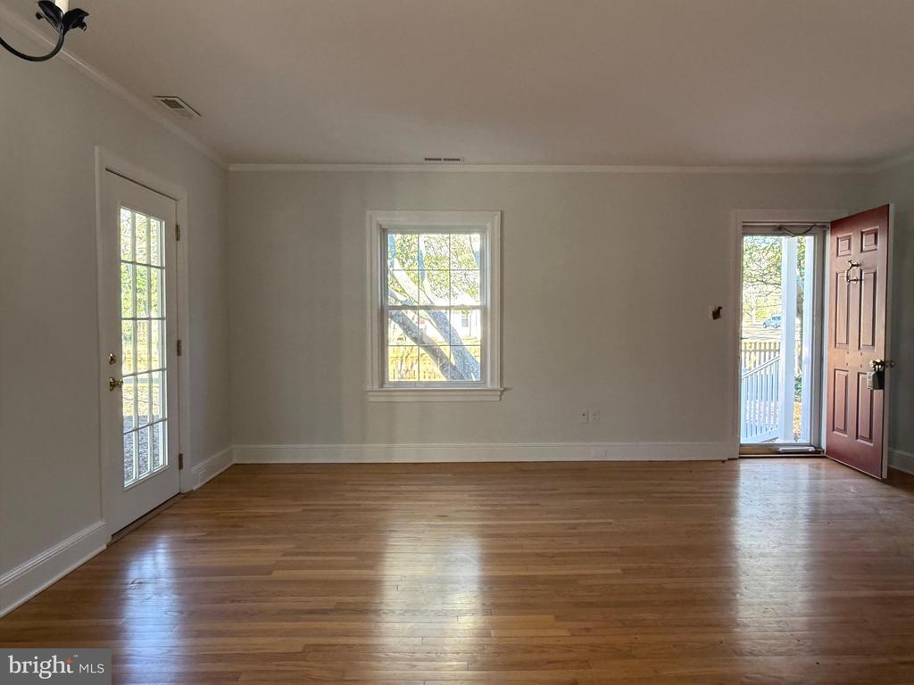 314 LINDEN AVE