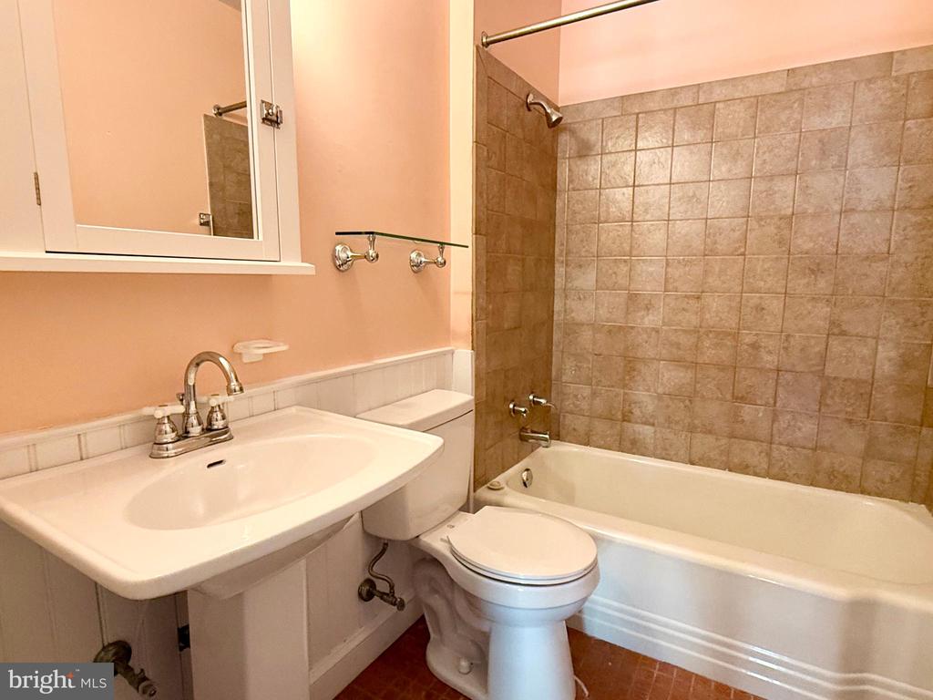 314 LINDEN AVE