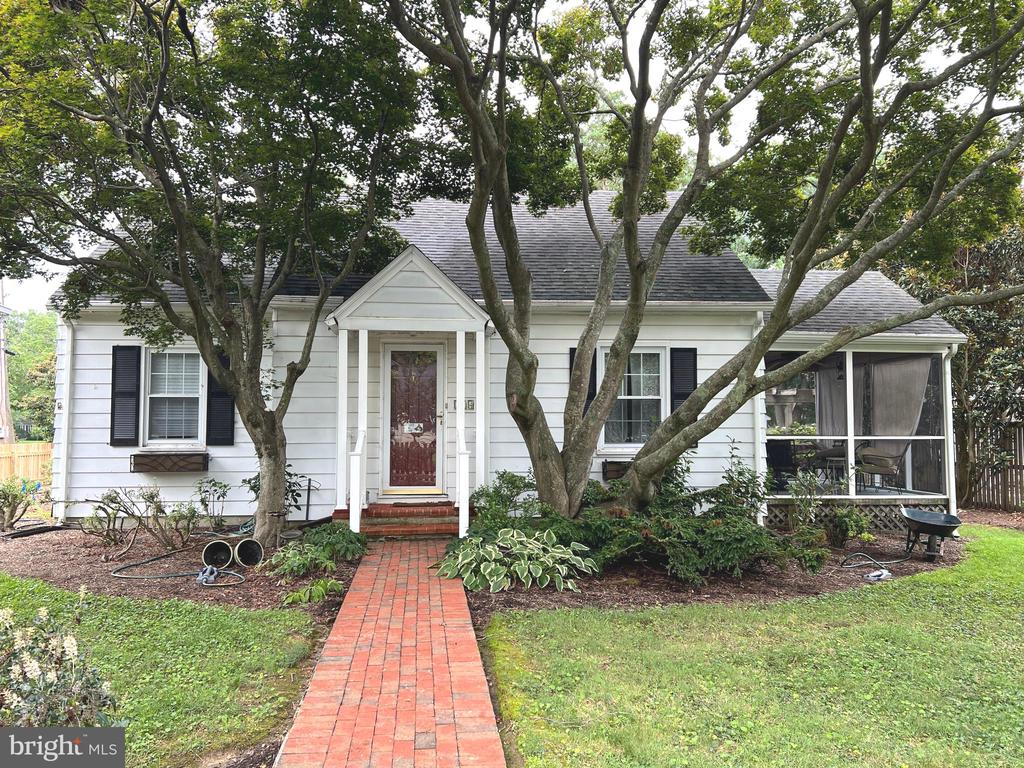 314 LINDEN AVE