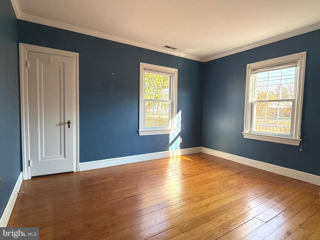 314 LINDEN AVE