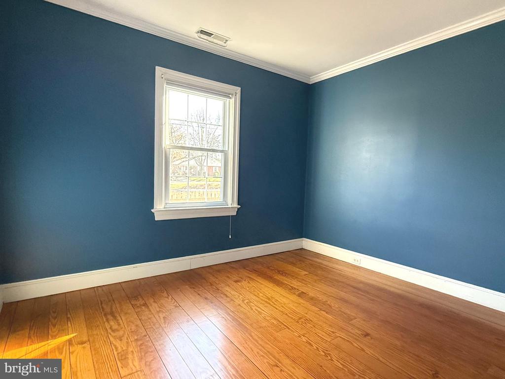 314 LINDEN AVE