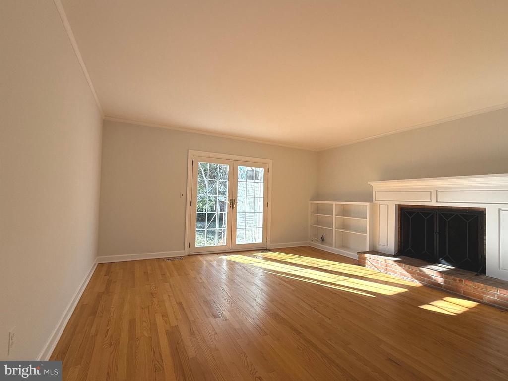 314 LINDEN AVE