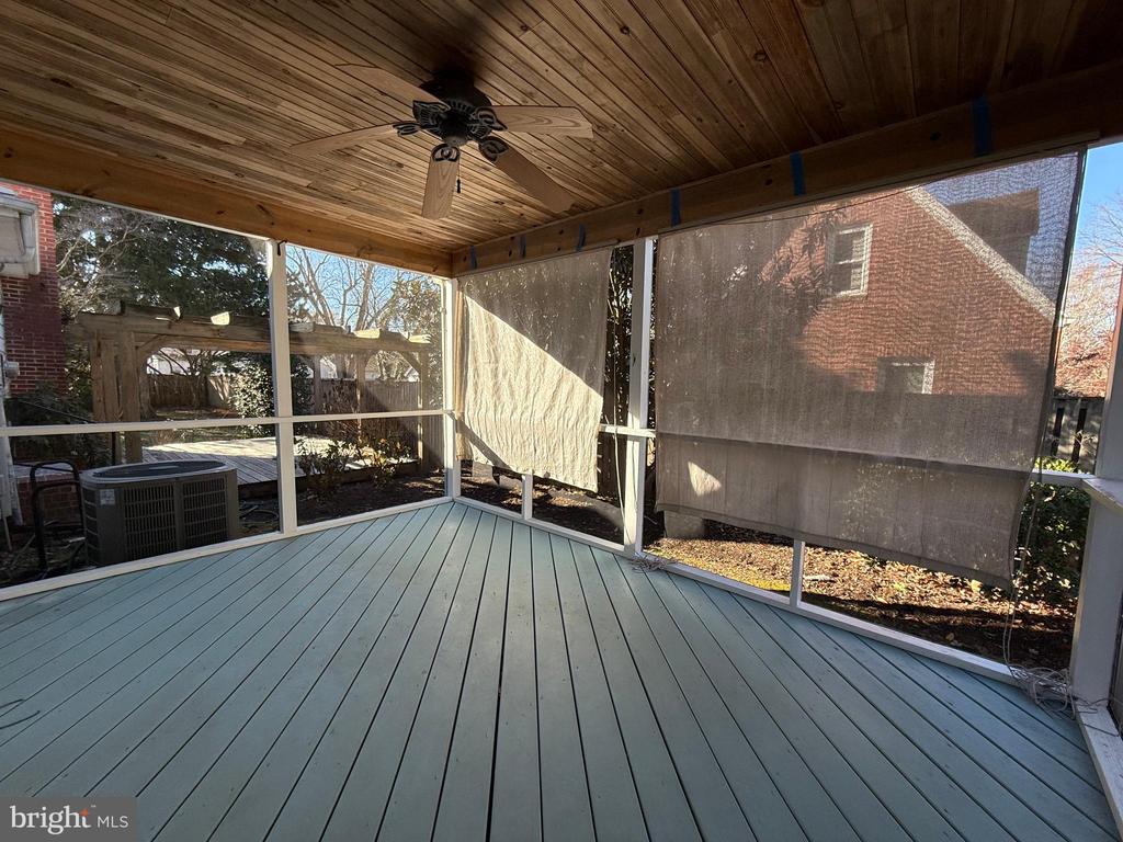 314 LINDEN AVE