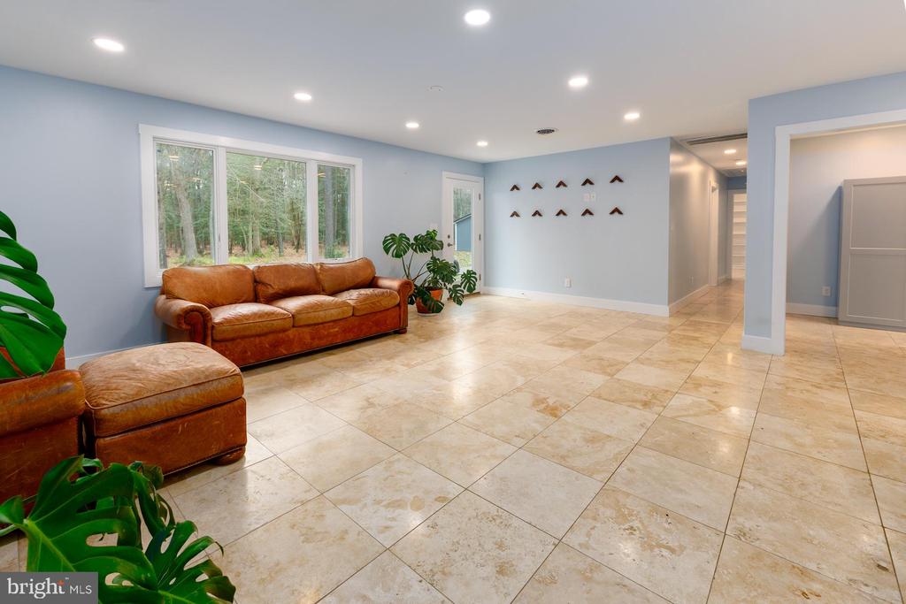 9072 New Rd