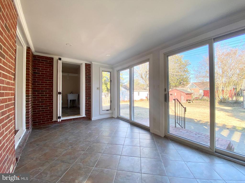 414 Trippe Ave