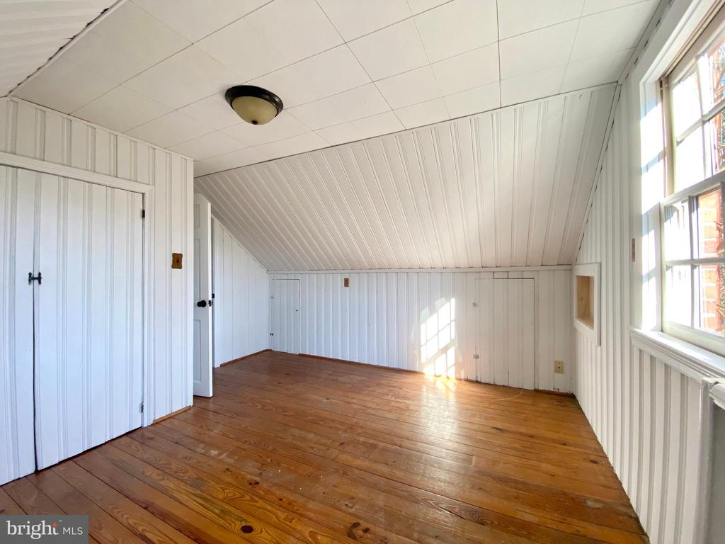 414 Trippe Ave