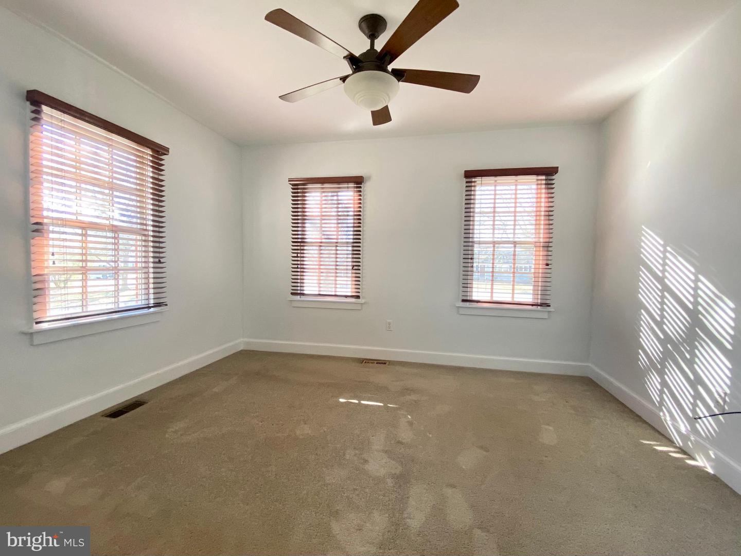 414 Trippe Ave