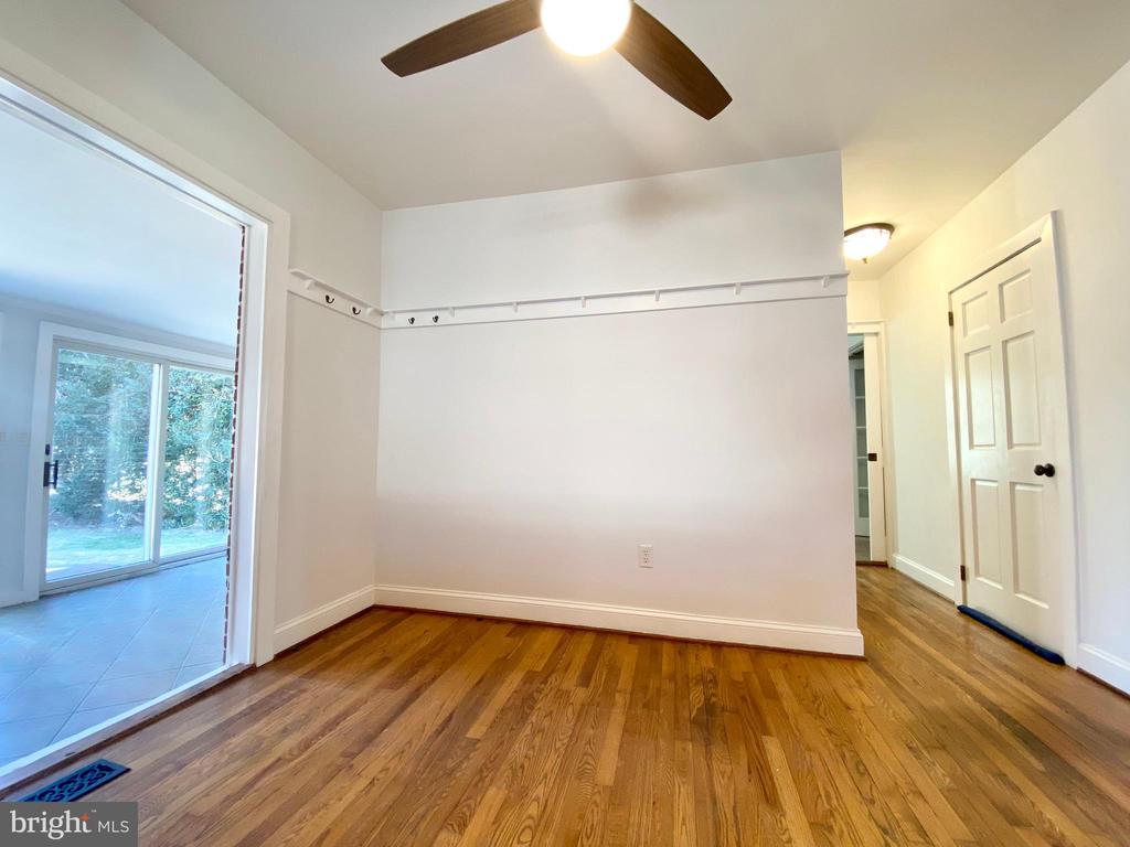 414 Trippe Ave
