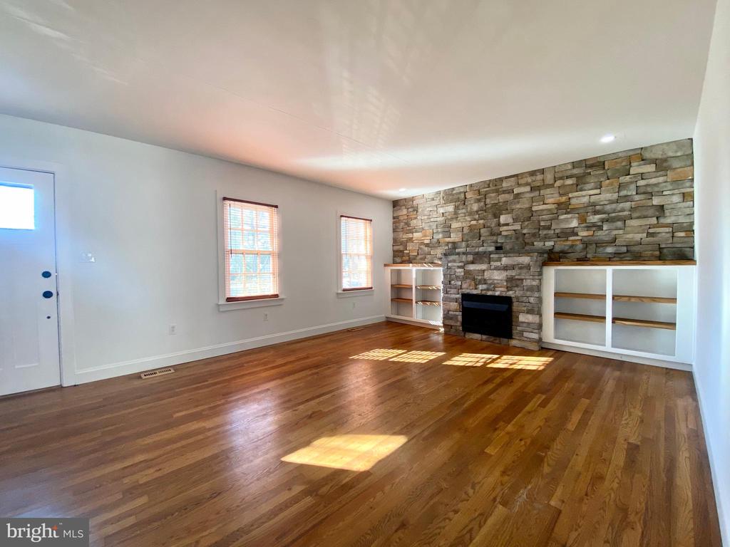 414 Trippe Ave