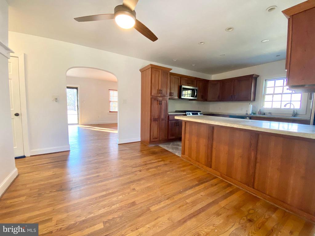 414 Trippe Ave
