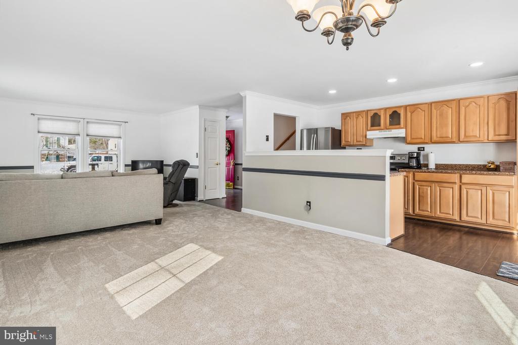9123 Camelia Dr
