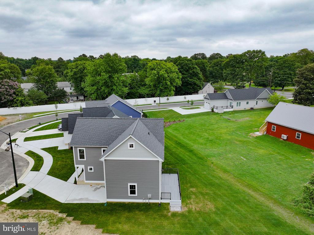 16 Sandy Ln