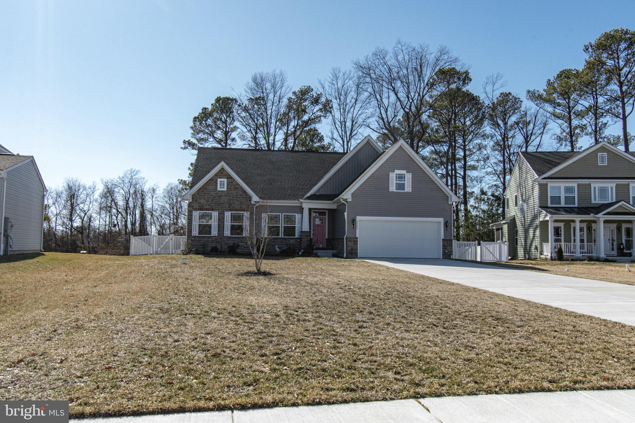 5582 Trafalgar Cir