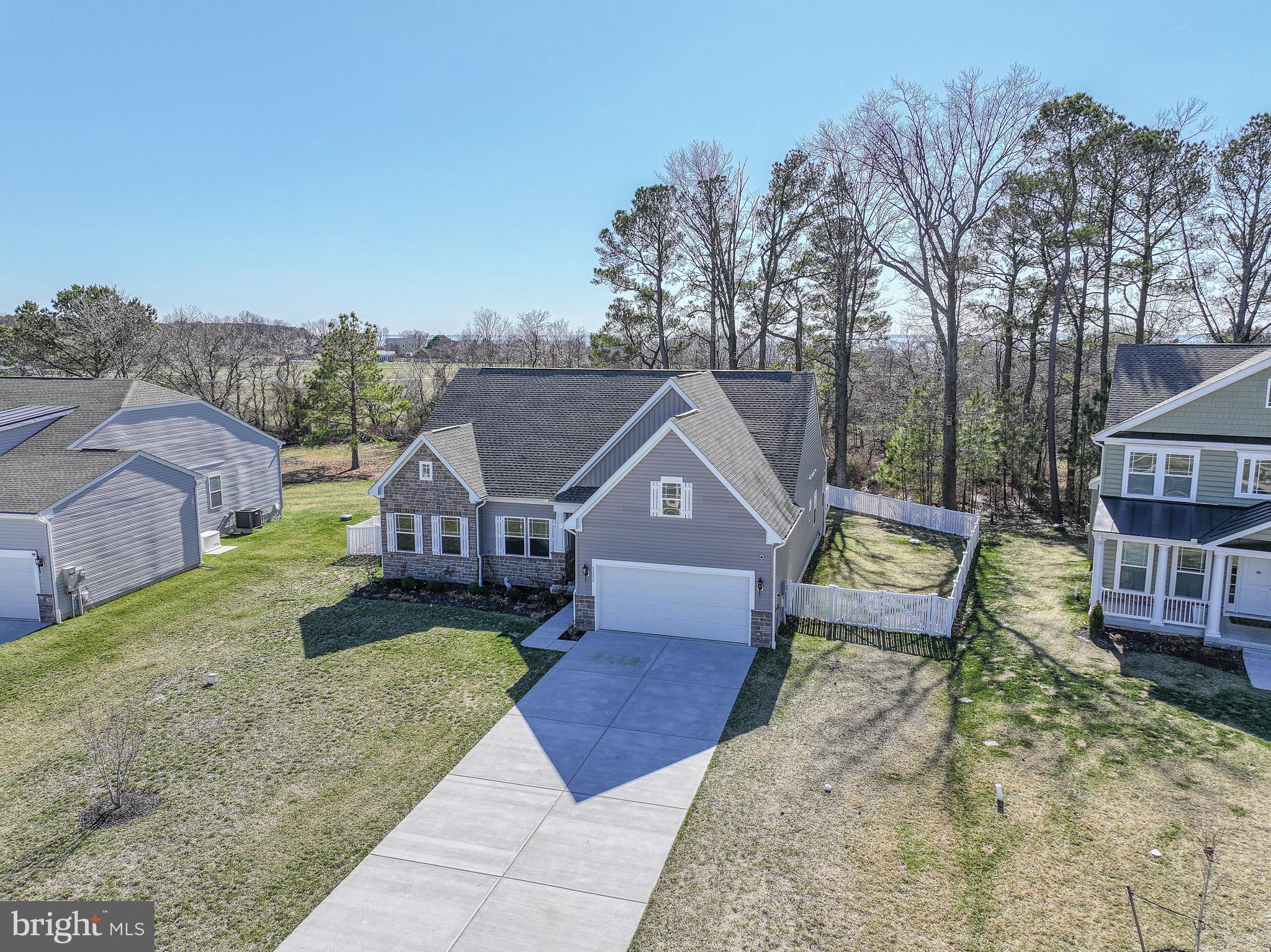 5582 Trafalgar Cir