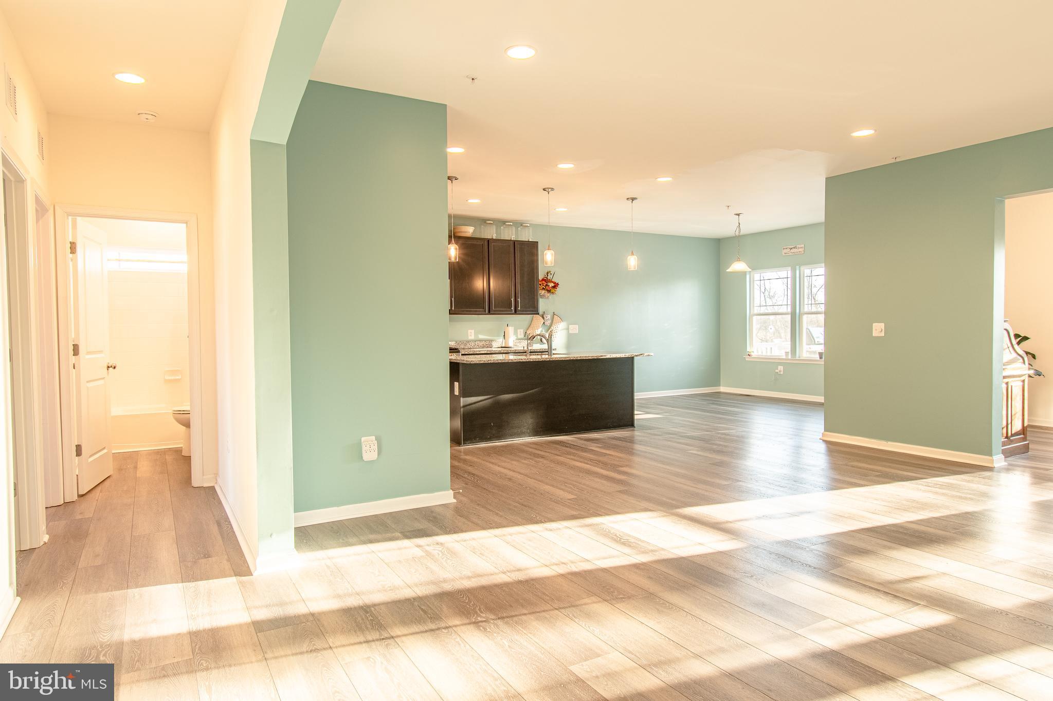 5582 Trafalgar Cir