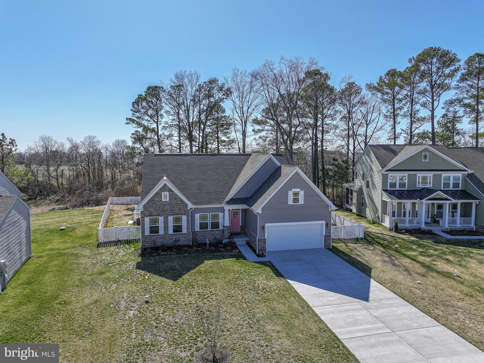5582 Trafalgar Cir