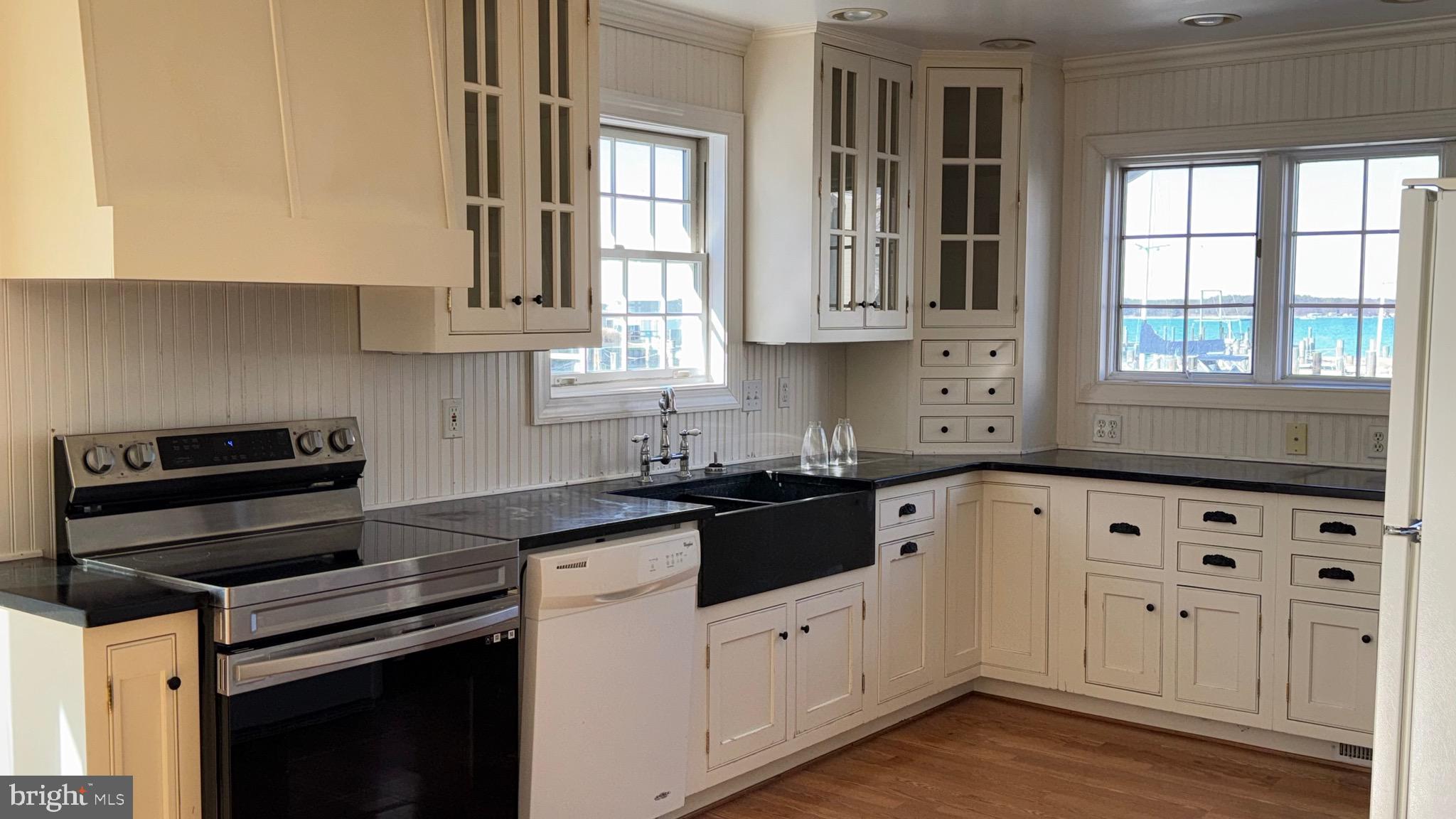 105-B ROBES HARBOR CT