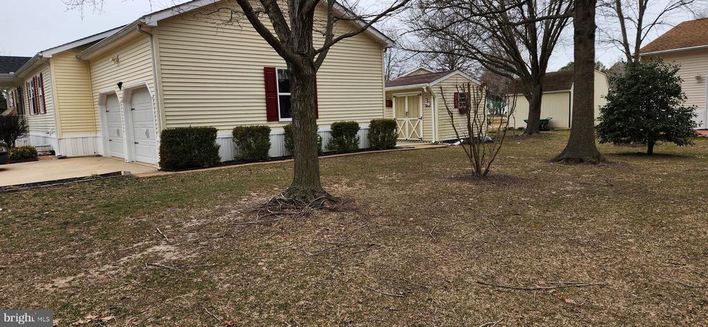 2 KENSINGTON DR