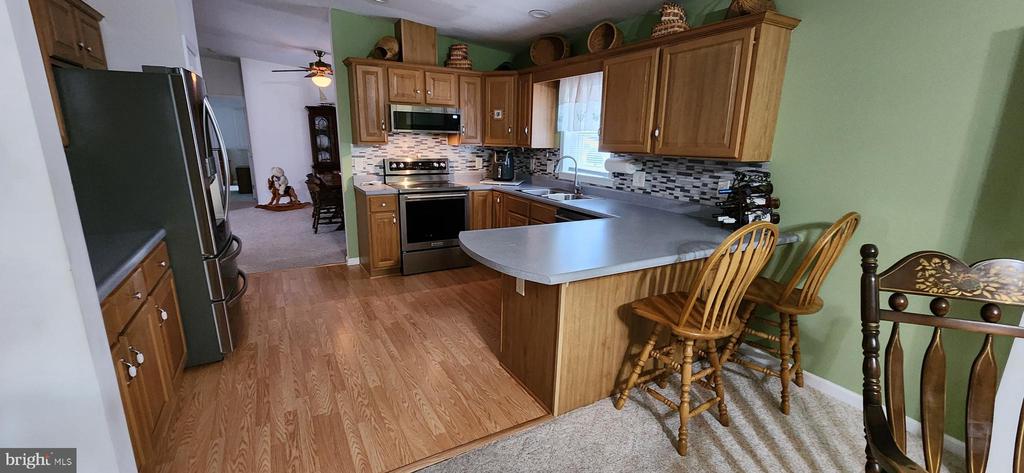 2 KENSINGTON DR