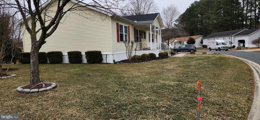 2 KENSINGTON DR