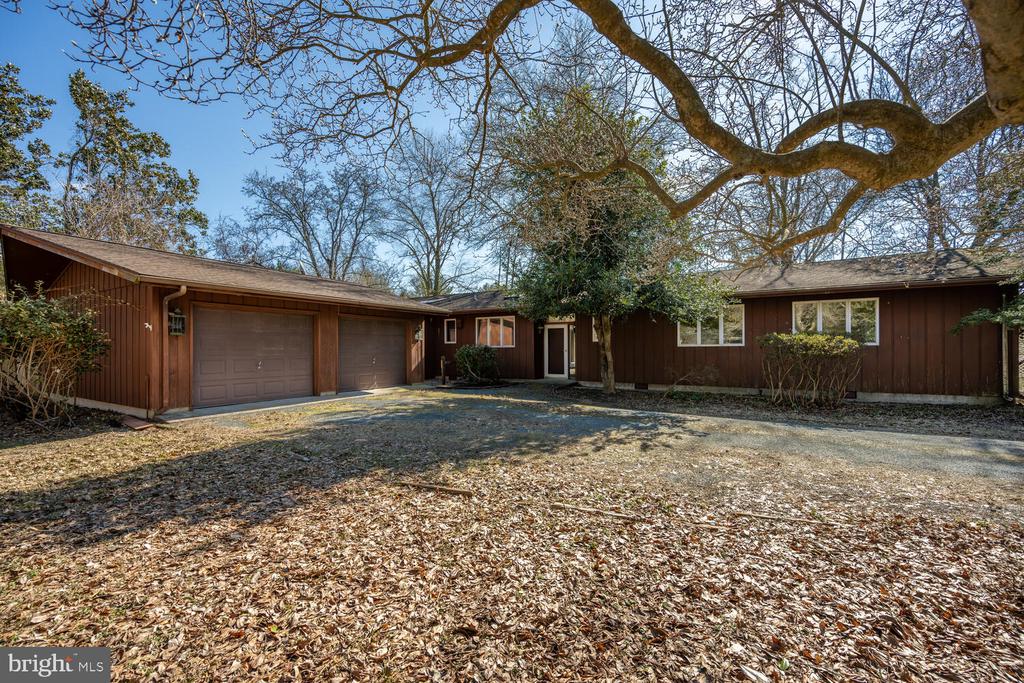 6331 Canterbury Dr