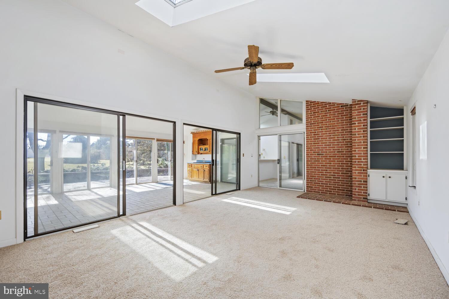 6331 Canterbury Dr