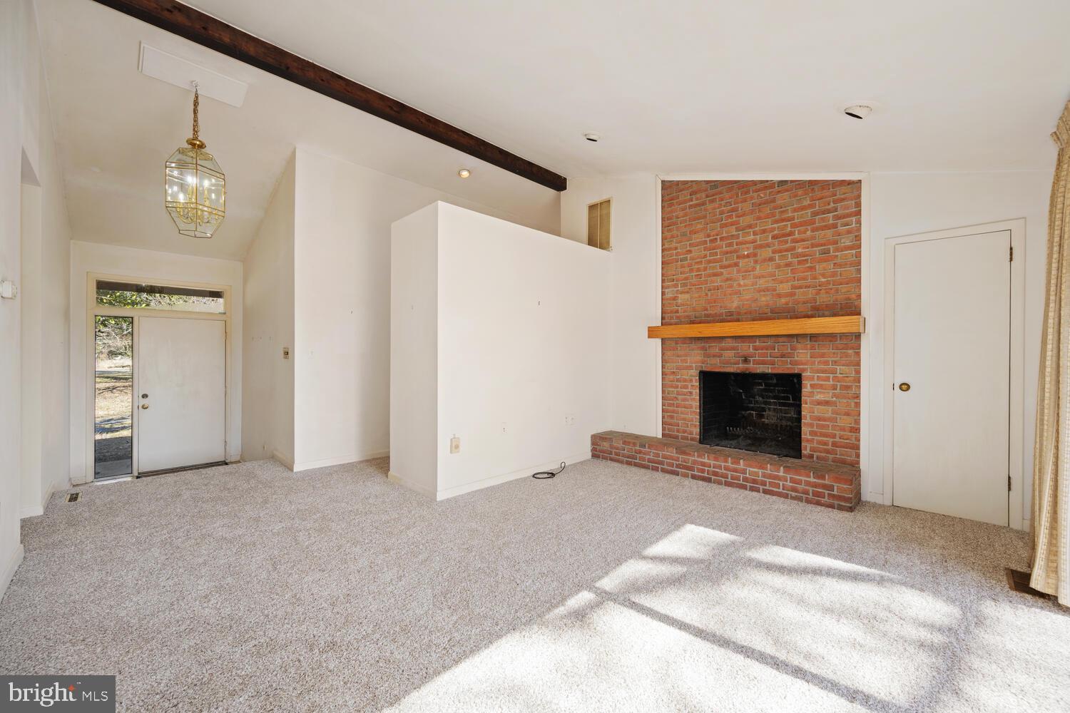 6331 Canterbury Dr