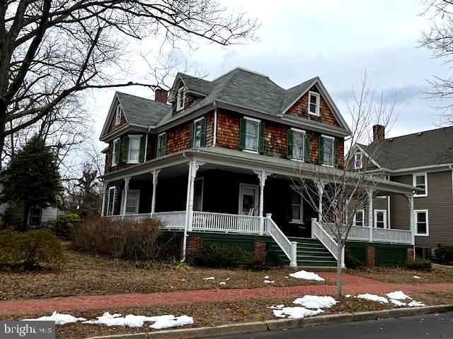 7 Brookletts Ave
