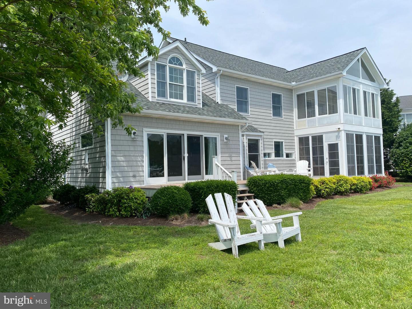 115 W Pier St