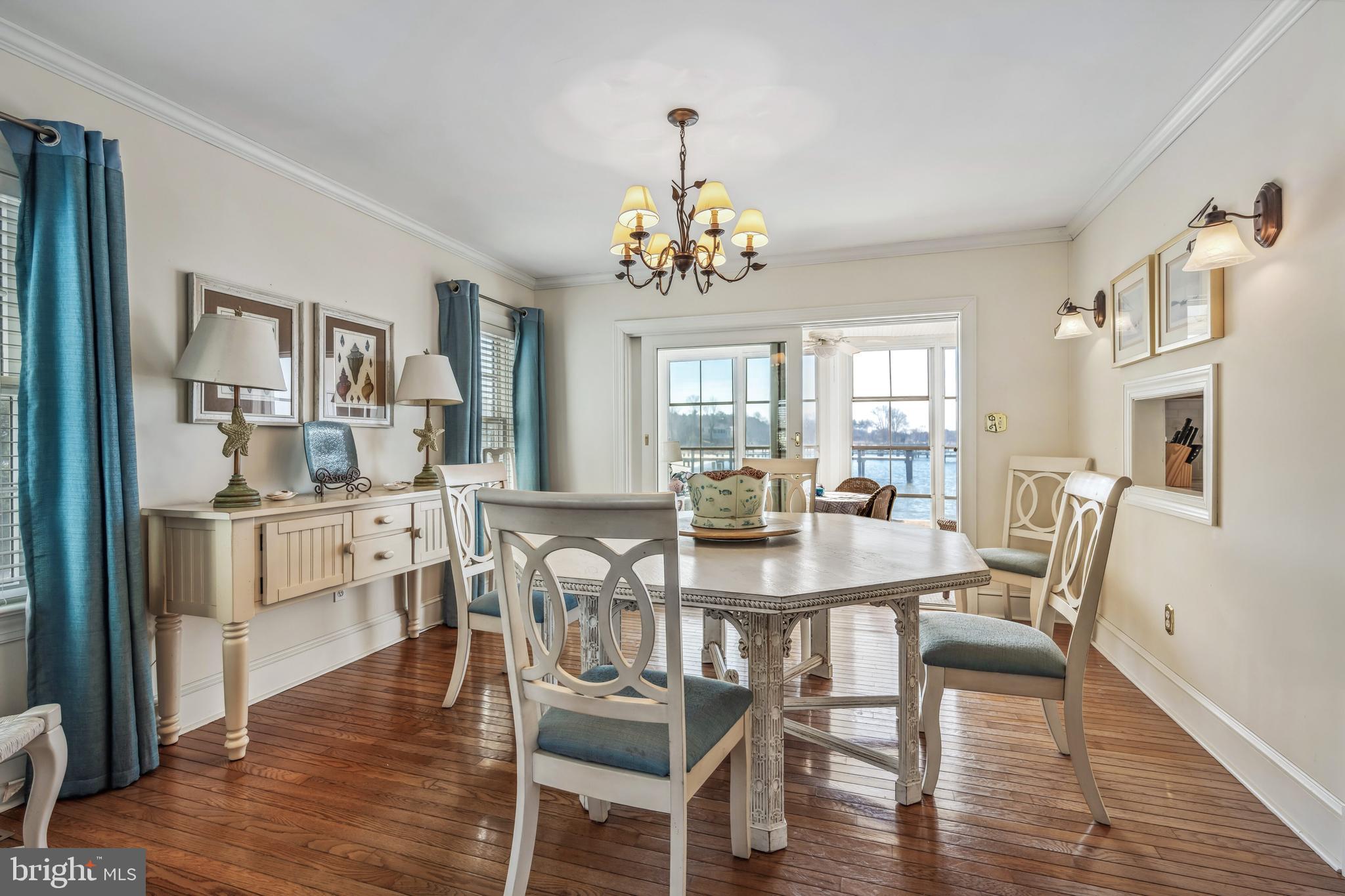 115 W Pier St