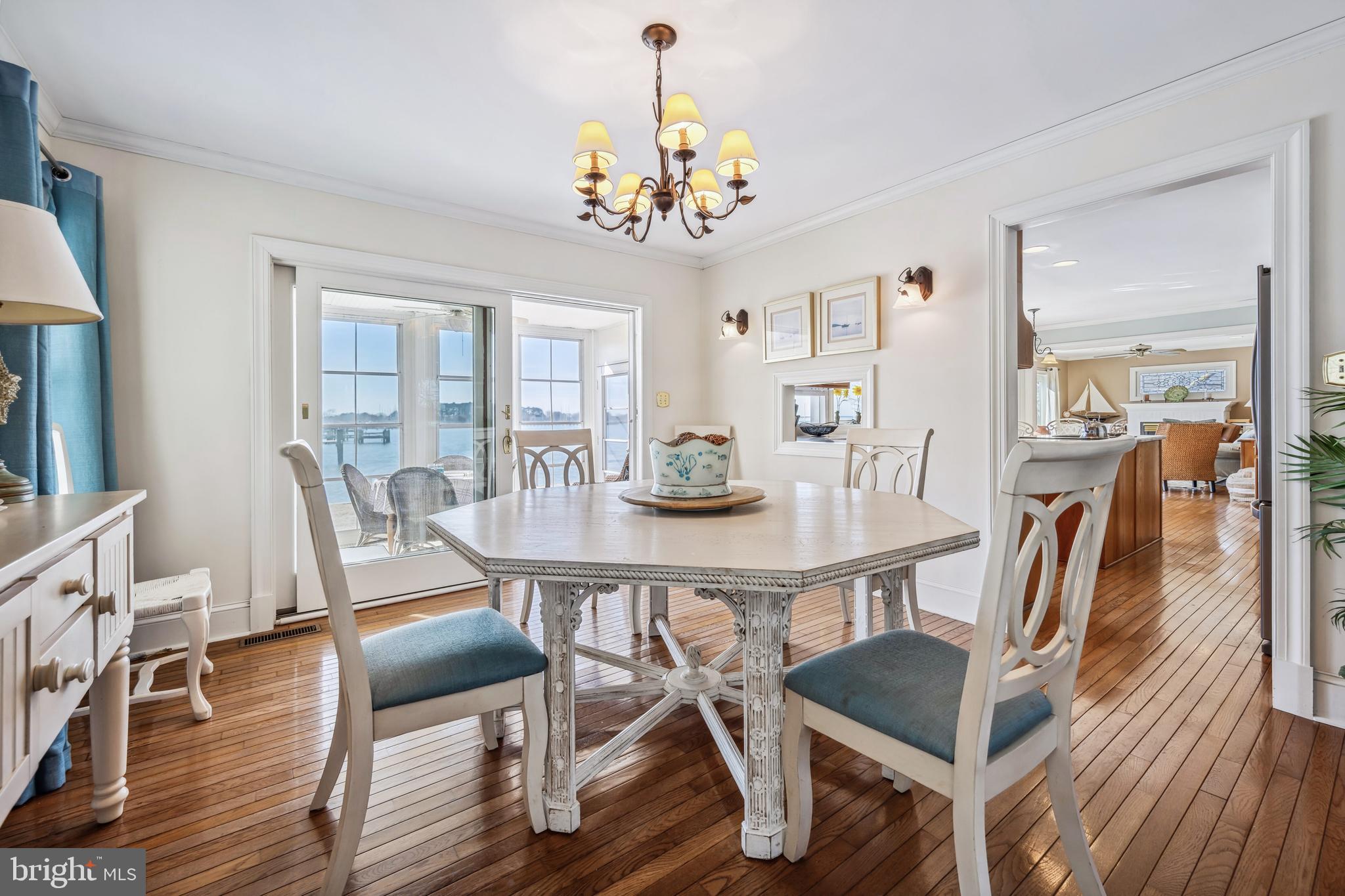 115 W Pier St