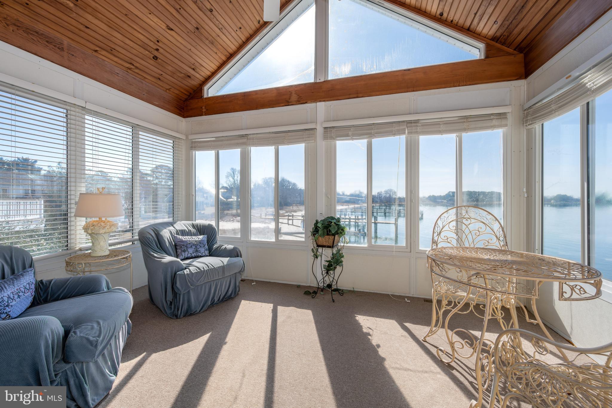 115 W Pier St