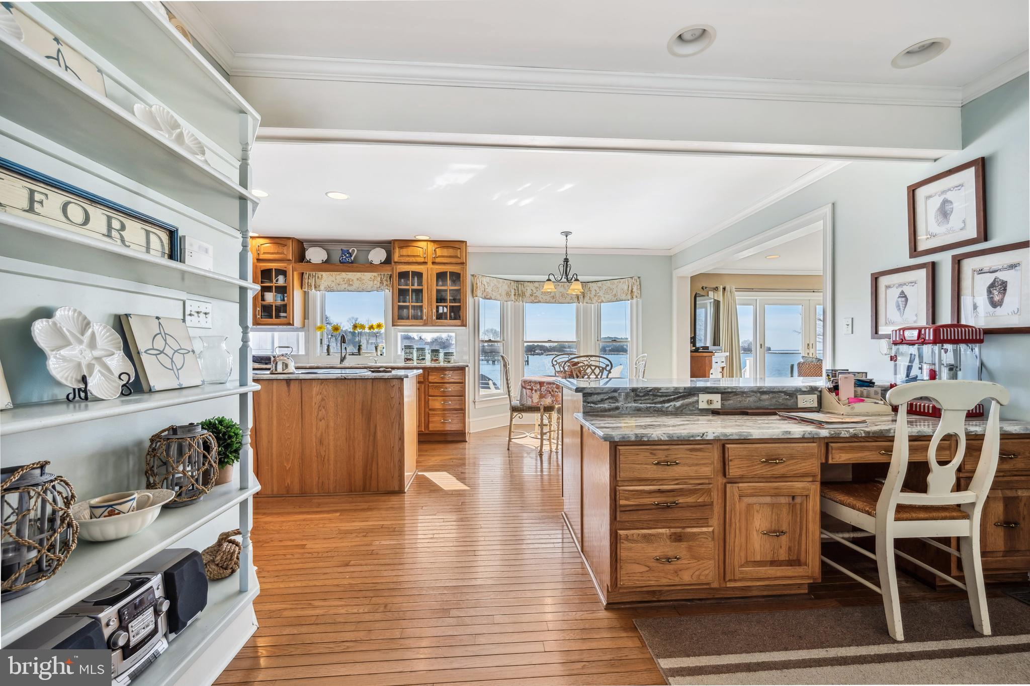 115 W Pier St