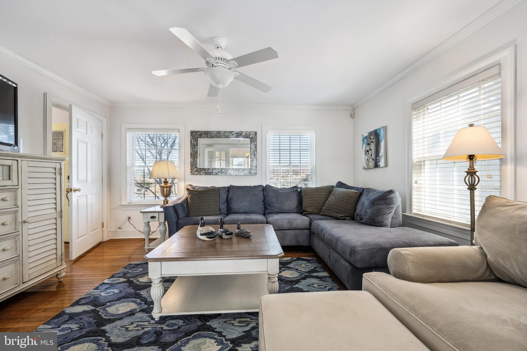 115 W Pier St