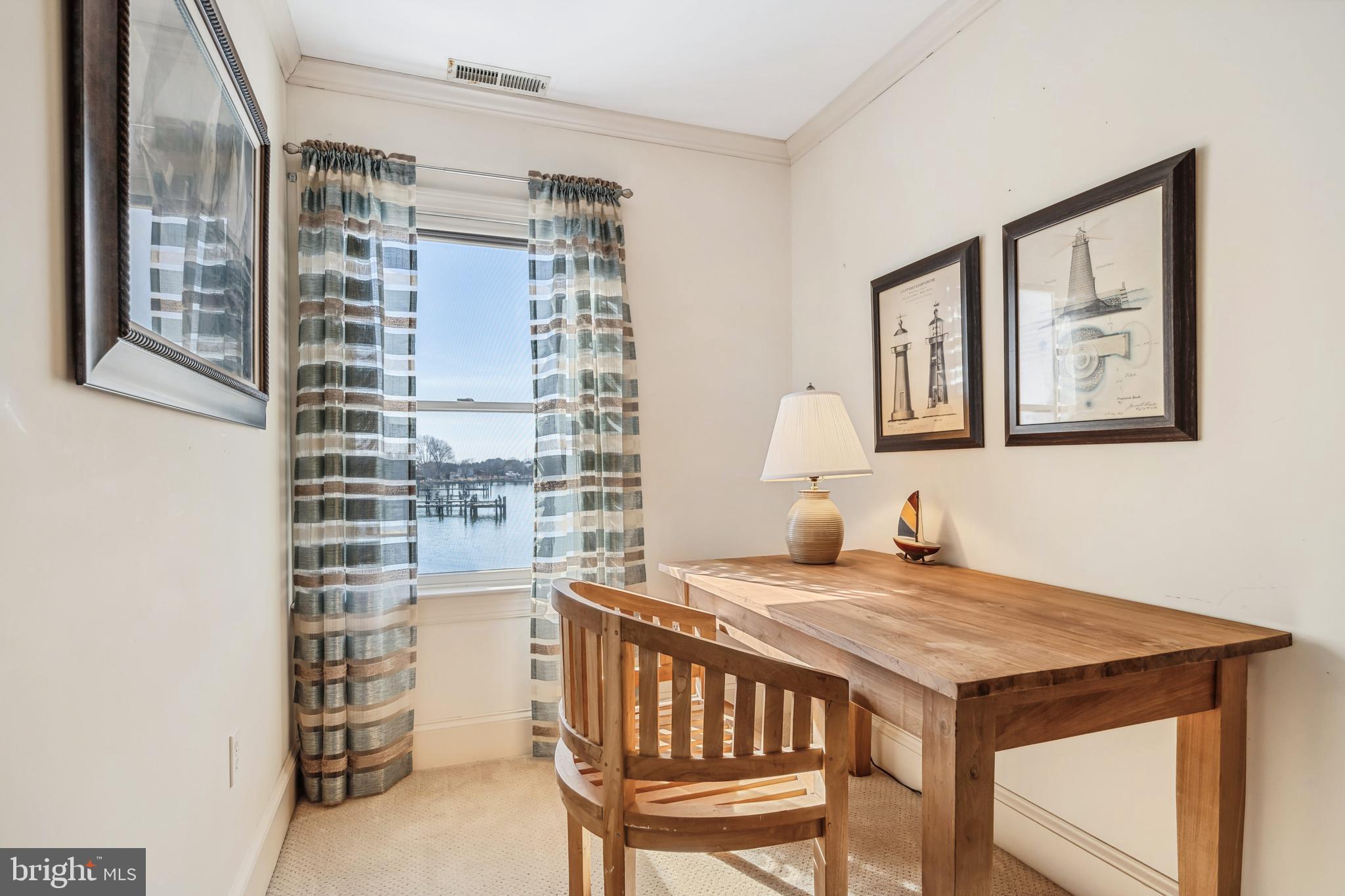 115 W Pier St
