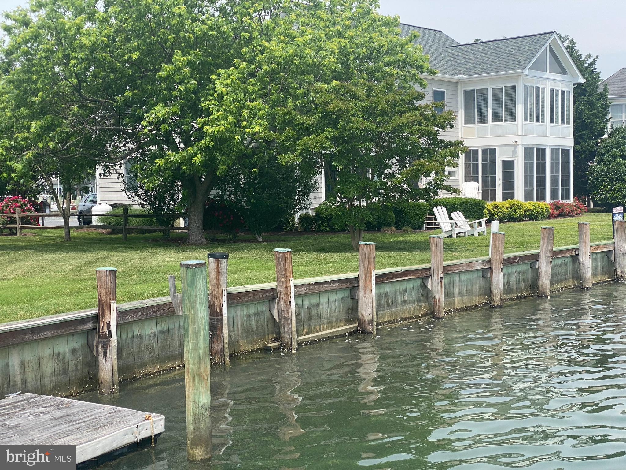 115 W Pier St