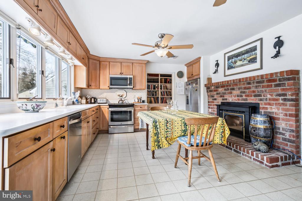 4260 Windrush Rd