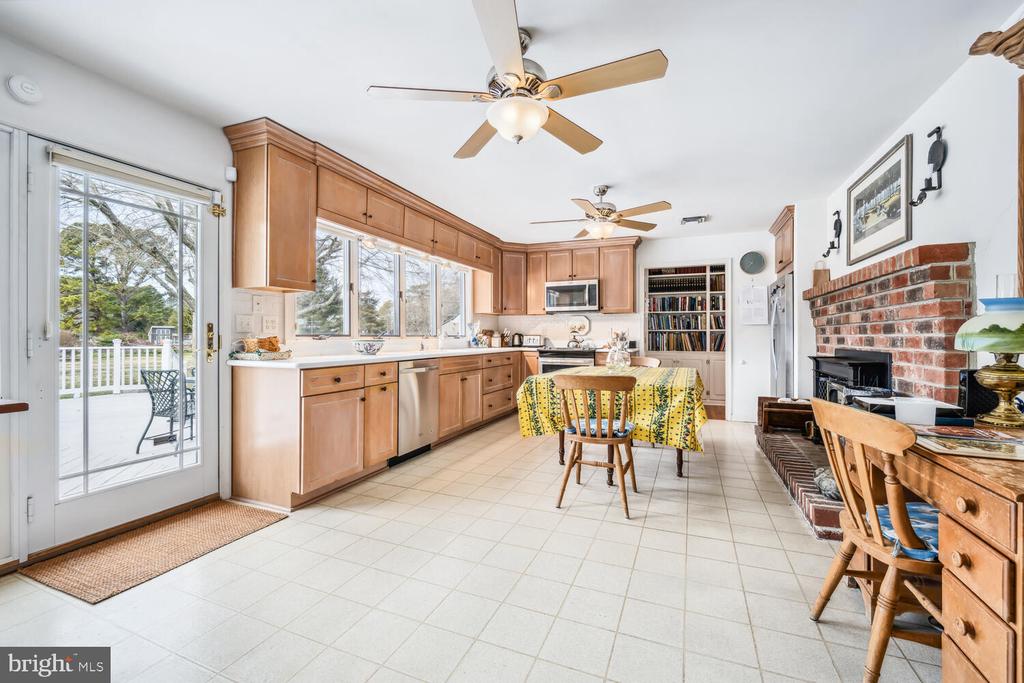 4260 Windrush Rd