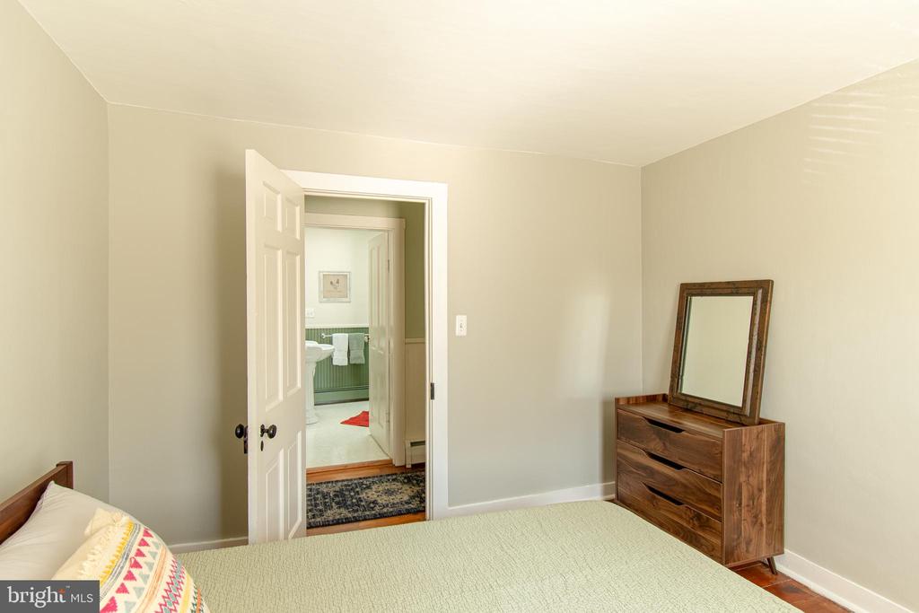 113 W Chestnut