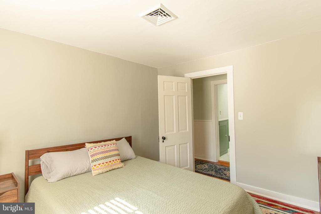 113 W Chestnut