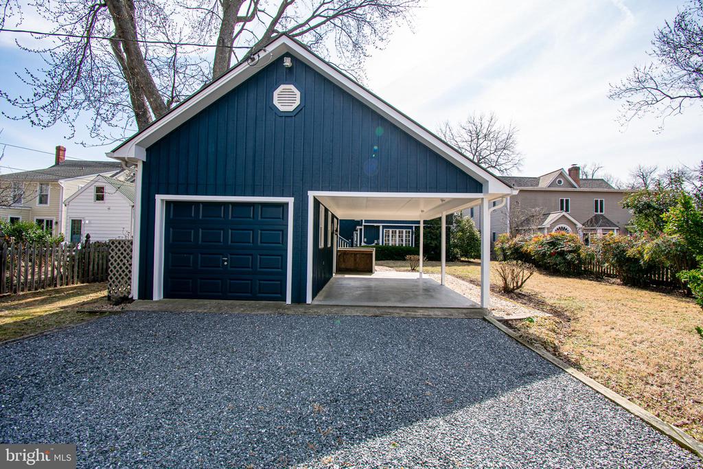 113 W Chestnut