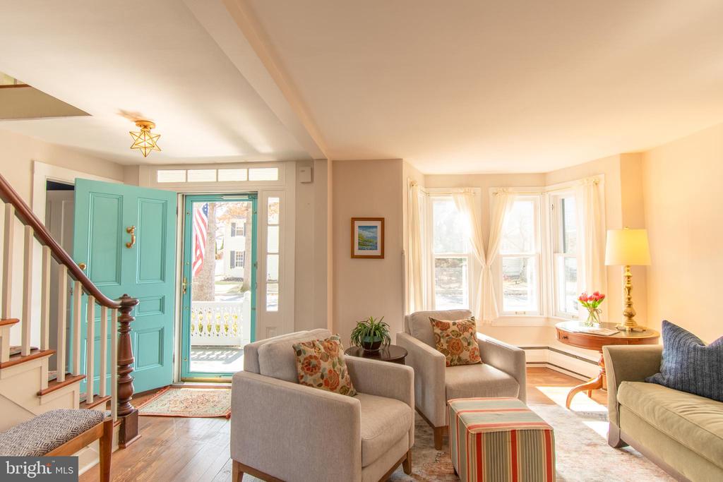 113 W Chestnut