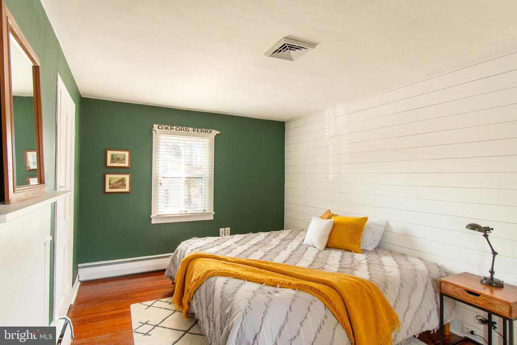 113 W Chestnut