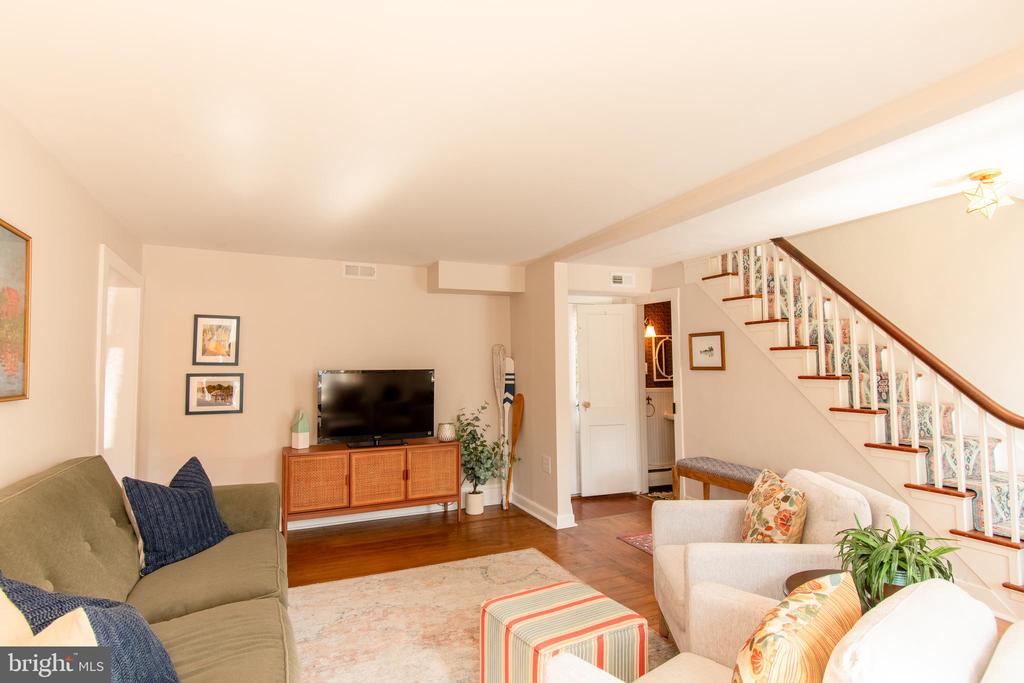 113 W Chestnut