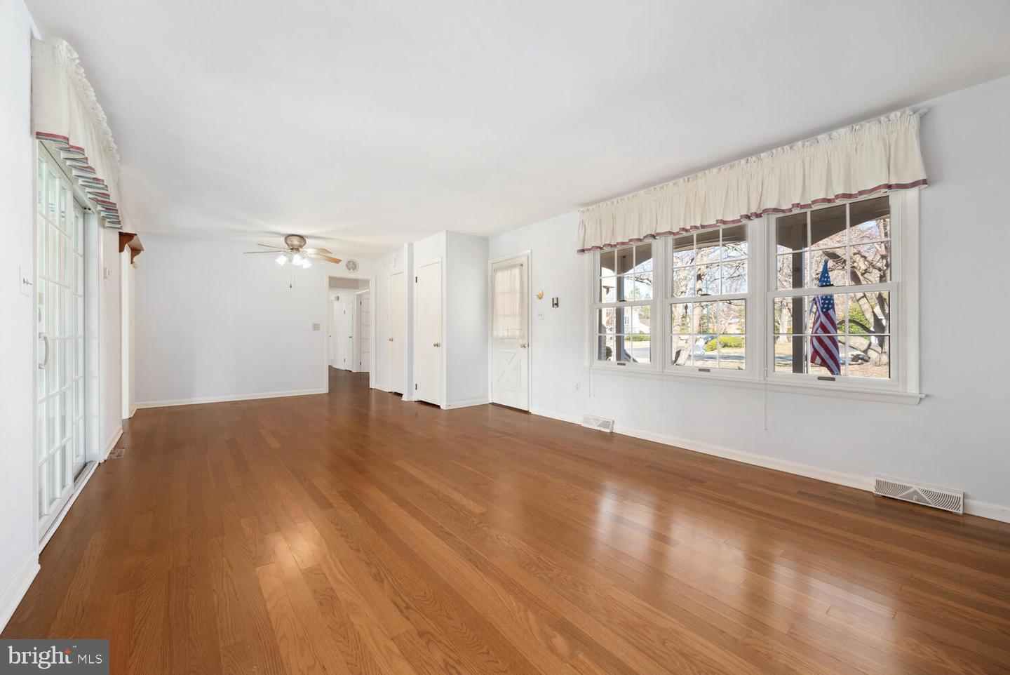 104 Hughlett St