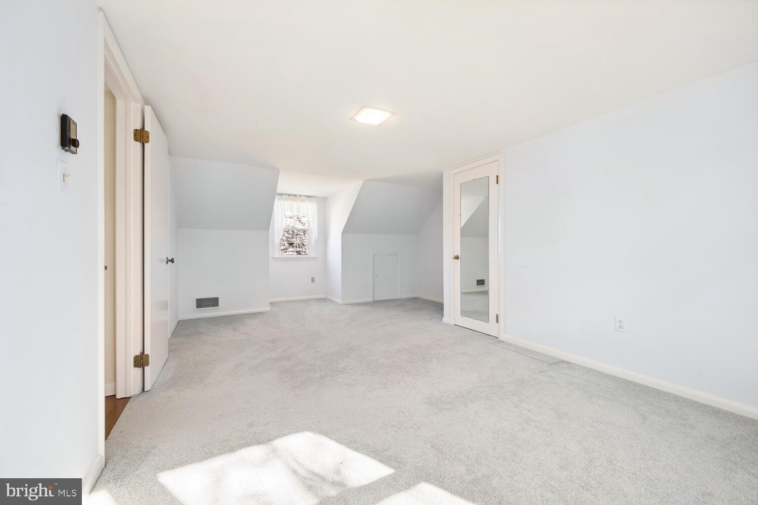 104 Hughlett St