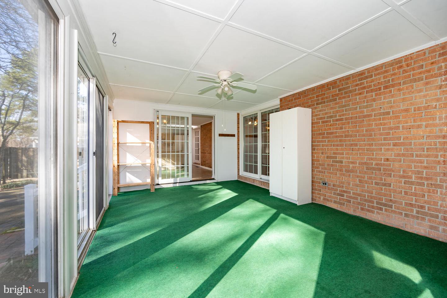 104 Hughlett St