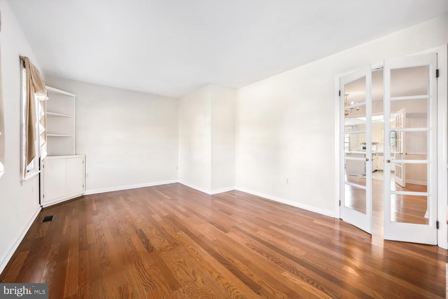 104 Hughlett St