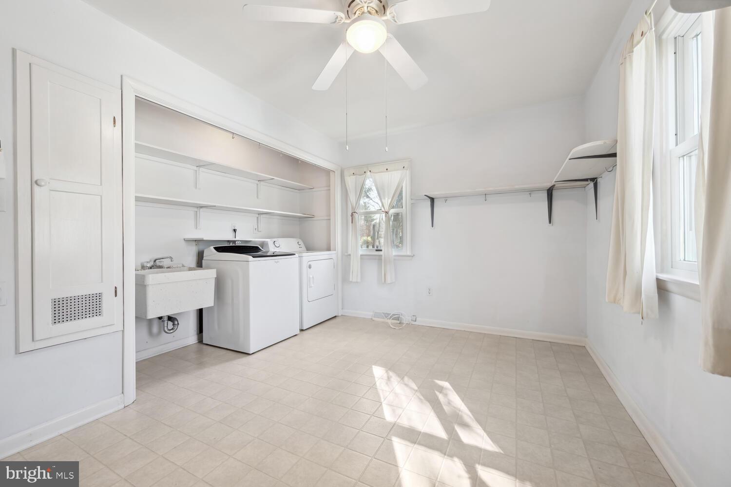 104 Hughlett St